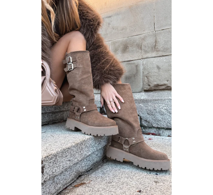 Kožené semišové dámské kozačky s přezkami zateplené Big Star OO274A182 béžové Kožené semišové dámské kozačky s přezkami zateplené Big Star OO274A182 béžové