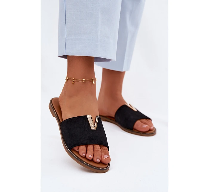 Dámské ploché nazouváky s ozdobným detailem V Černé Nelmira