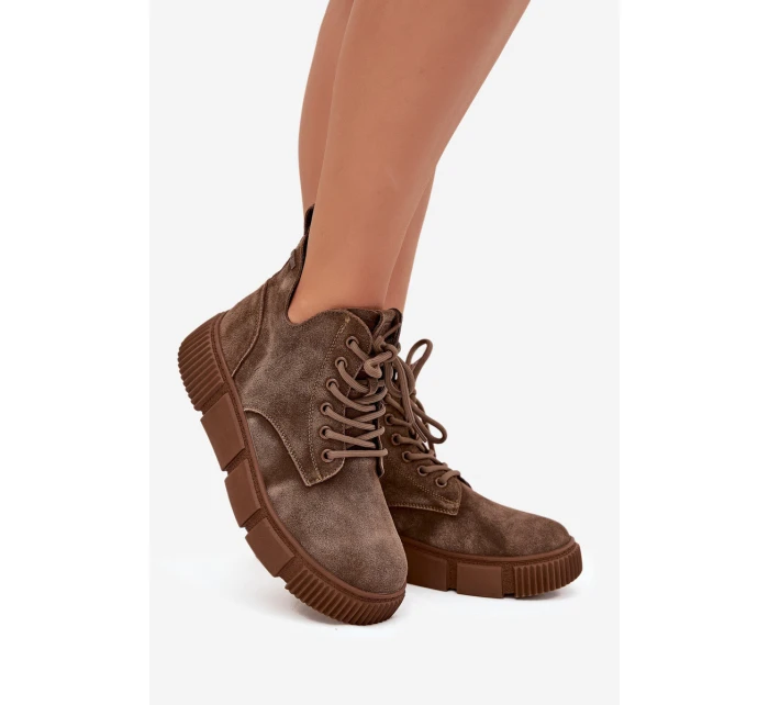Dámské nízké semišové kotníkové boty na platformě Big Star – béžové Dámské nízké semišové kotníkové boty na platformě Big Star – béžové