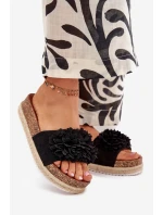 Dámské pantofle na platformě s ozdobnými květinami – černé