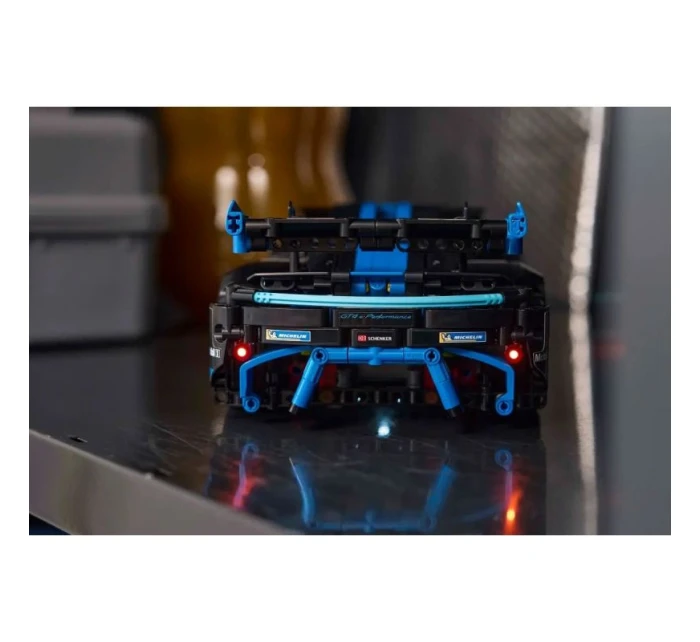 LEGO Technic 42176 Závodní vůz Porsche GT4 e-Performance