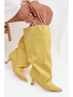 Kozačky s širokým dílem a záhyby na podpatku Žluté model 22031768 - Boto Kozačky s širokým dílem a záhyby na podpatku Žluté model 22031768 - Boto