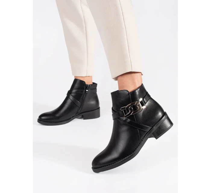 Komfortní kotníčkové boty dámské na plochém podpatku Komfortní kotníčkové boty dámské na plochém podpatku