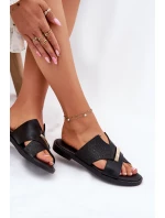 Dámské Pantofle Na Plochém Podpatku S Ozdobným Detalem model 21697192 Černé - VINCEZA Dámské Pantofle Na Plochém Podpatku S Ozdobným Detalem model 21697192 Černé - VINCEZA