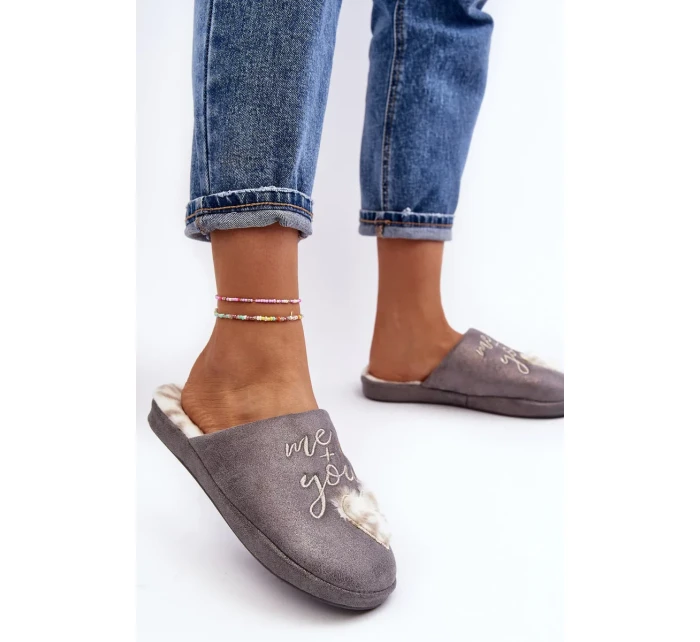 Lesklé dámské pantofle Grey Geraja