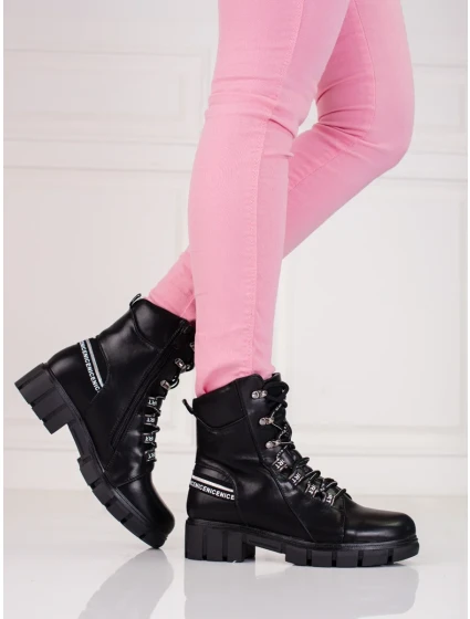 Výborné kotníčkové boty černé dámské na širokém podpatku Výborné kotníčkové boty černé dámské na širokém podpatku