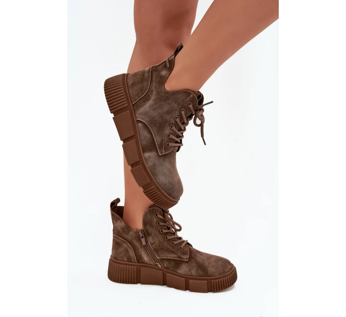 Dámské nízké semišové kotníkové boty na platformě Big Star – béžové Dámské nízké semišové kotníkové boty na platformě Big Star – béžové