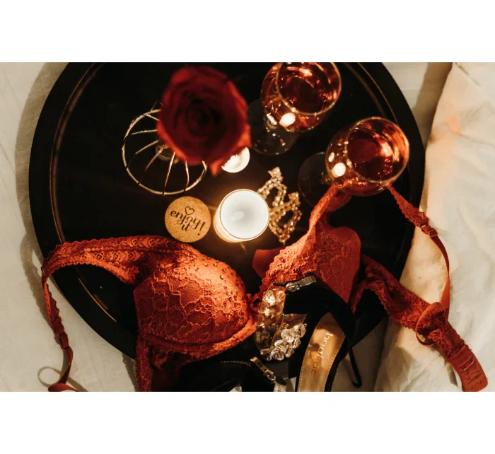 Masážní svíčka Enjoy it! Blackcurrant and kiwi - Magnetifico