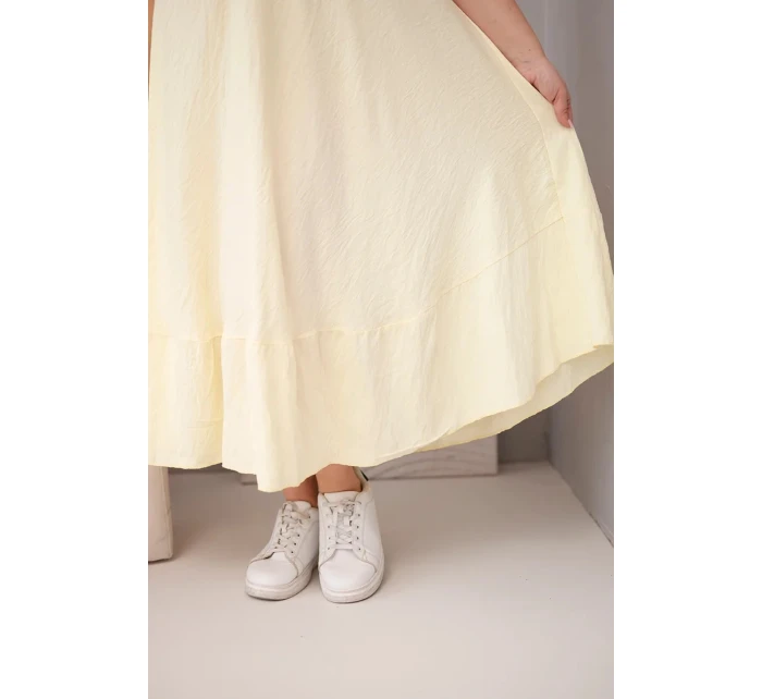 Dámské šaty plus size s krátkým rukávem a volánem z lehké viskózy žlutá