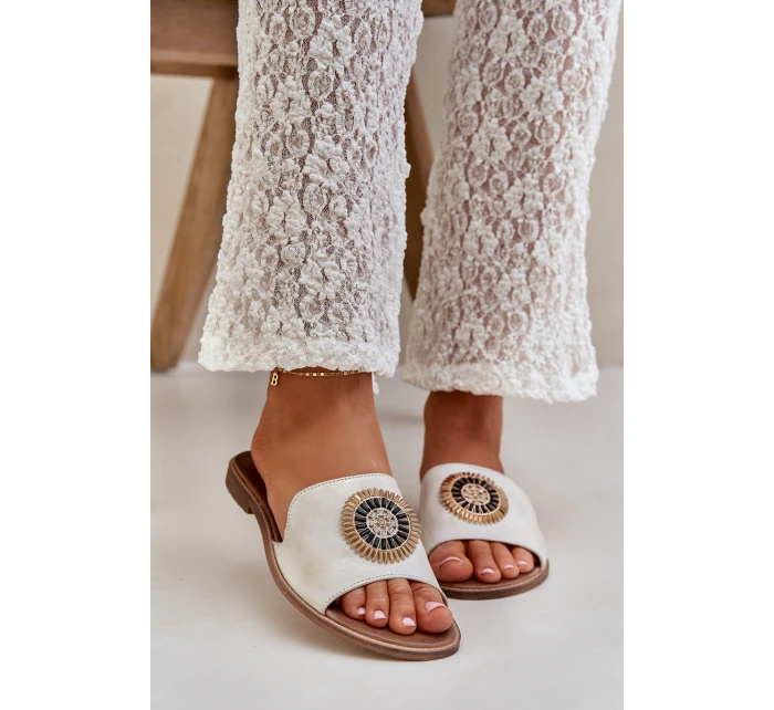 Kožené Pantofle S Dekorací Na Plochém Podpatku Zlato Lewski model 21682248 - Boto Kožené Pantofle S Dekorací Na Plochém Podpatku Zlato Lewski model 21682248 - Boto