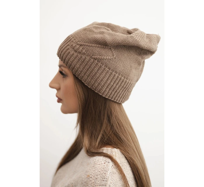Dámská zimní čepice s vlnou a žebrovaným vzorem K471 mocca