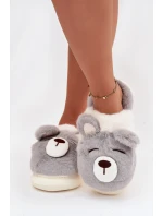 Kožešinové pantofle s motivem šedé model 21772450 - Boto