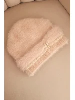 Dámská zimní čepice huňatá s perlami a ozdobným vzorem béžová