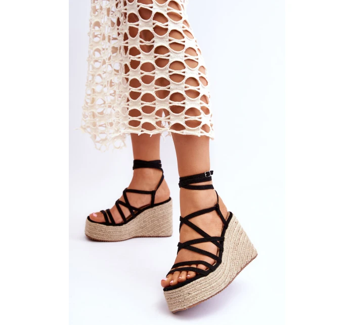 Kožené sandály na klínu Černé model 21614671 - Boto Kožené sandály na klínu Černé model 21614671 - Boto