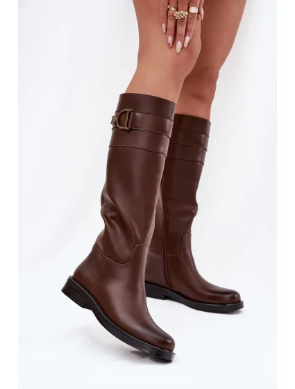 Dámské kozačky na ploché podrážce s ozdobným detailem hnědé Arvessa Dámské kozačky na ploché podrážce s ozdobným detailem hnědé Arvessa