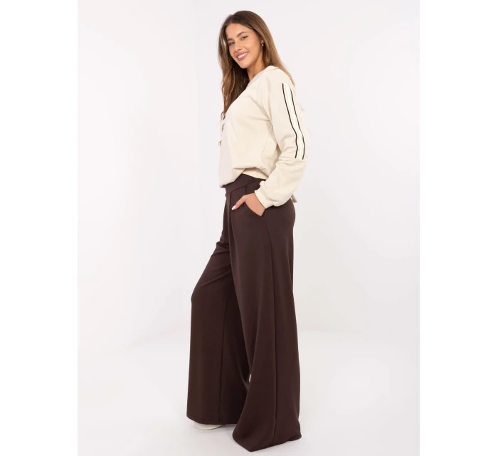 Spodnie dresowe RV DR model 21480438 ciemny brązowy - FPrice Spodnie dresowe RV DR model 21480438 ciemny brązowy - FPrice