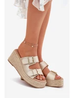 Dámské Pantofle Na Klínu S Pletením A Přezkami Zlaté model 21697344 - Boto Dámské Pantofle Na Klínu S Pletením A Přezkami Zlaté model 21697344 - Boto