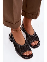 Ozdobené otevřené dámské sandály na podpatku semiš model 22100305 Černé - D&A