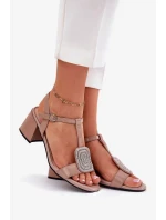 Dámské lakované kožené sandály na sloupku s ozdobou - béžové Vinceza Dámské lakované kožené sandály na sloupku s ozdobou - béžové Vinceza