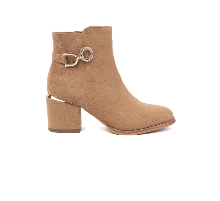 Moderní dámské kotníčkové boty model 21298259 na širokém podpatku Moderní dámské kotníčkové boty model 21298259 na širokém podpatku