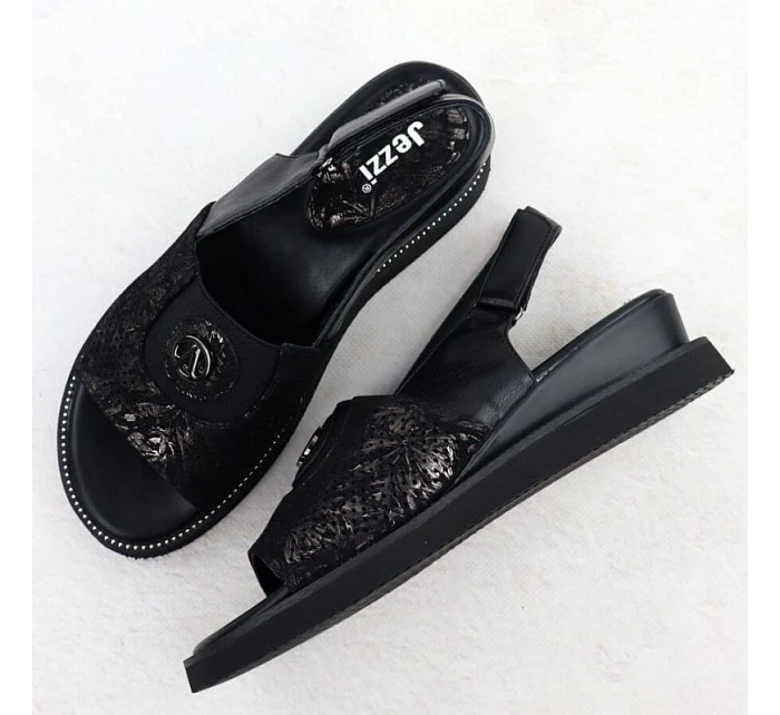 Dámské sandály s gumou černé model 22051713 - JEZZI Dámské sandály s gumou černé model 22051713 - JEZZI