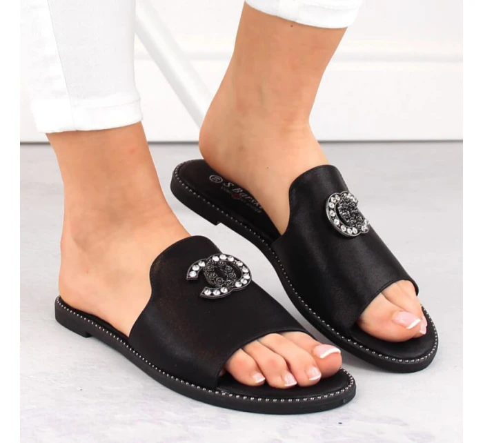 Pohodlné žabky se zirkony S.Barski W OLI258A černá