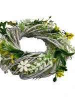 DEKORAČNÍ VĚNEC BÍLÝ A ZELENÝ S RŮŽEMI PRŮMĚR 24 CM