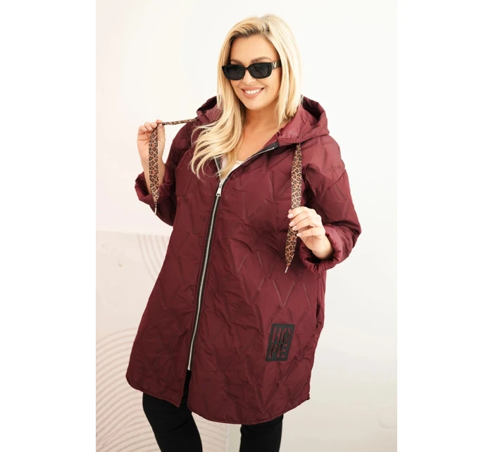 Dámská bunda Plus Size prošívaná s kapucí a nápisem model 21393386 švestková - K-Fashion