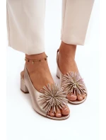 Kožené sandály s ozdobou model 21647411 Zlaté - Laura Messi