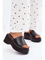 Dámské nazouváky na platformě Černé Virelia Dámské nazouváky na platformě Černé Virelia