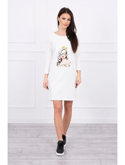 Šaty s grafikou dívky ve 3D model 18744104 ecru - K-Fashion