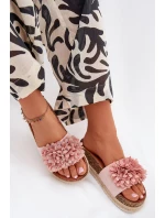 Dámské pantofle na platformě s ozdobnými květinami – růžové