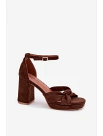 Dámské sandály na podpatku z imitace semiše čokoládové model 22107177 - Boto