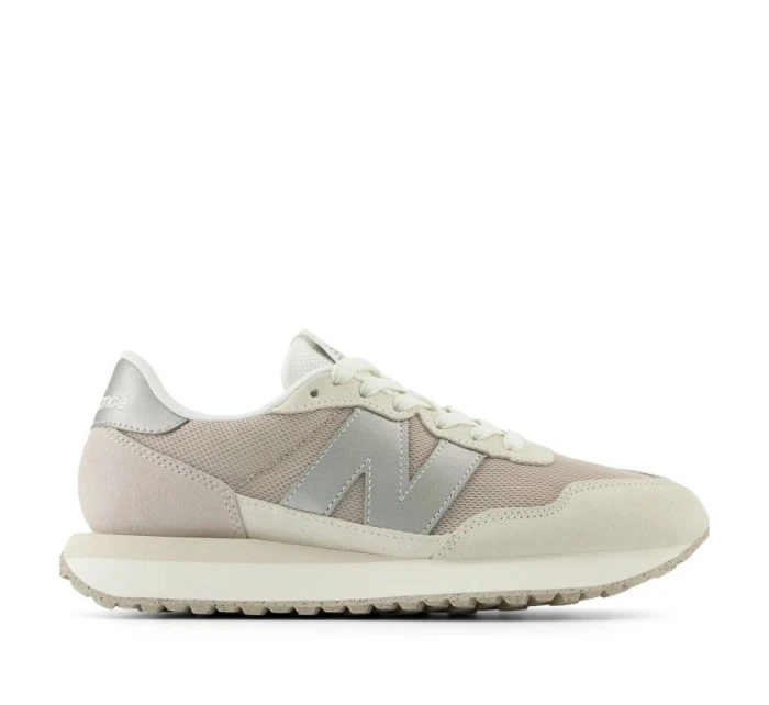 Boty W model 21167339 - New Balance