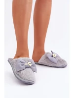 Dámské Pantofle S Kožíškem A Mašlí Šedé model 21681851 - Boto Dámské Pantofle S Kožíškem A Mašlí Šedé model 21681851 - Boto