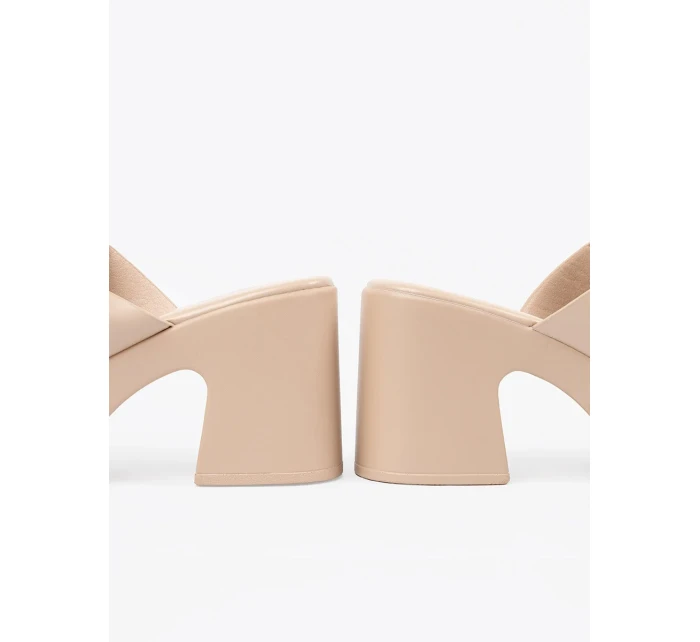 Originální dámské hnědé  nazouváky na širokém podpatku