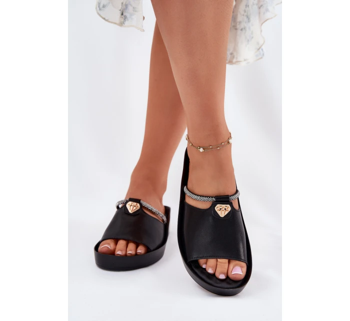 Kožené Dámské Pantofle S Ozdobným Páskem model 21698290 Černé - S.Barski Kožené Dámské Pantofle S Ozdobným Páskem model 21698290 Černé - S.Barski