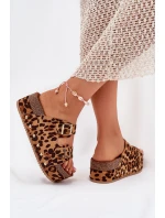 Dámské sandály s přezkami na masivní platformě model 21699152 - Boto Dámské sandály s přezkami na masivní platformě model 21699152 - Boto