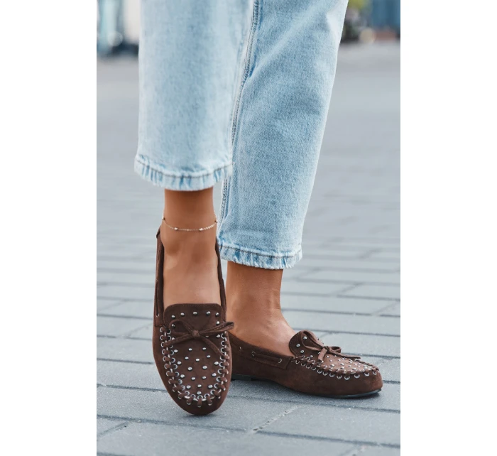 Dámské zdobené mokasíny z eko semiše model 21834478 – hnědé - Kesi