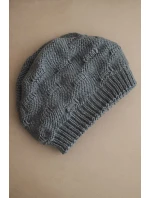 Dámská zimní čepice z vlny s ozdobným pletením model 21782969 tmavě šedá - K-Fashion