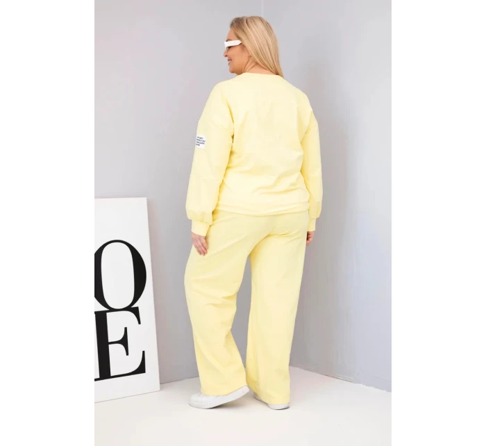 Dámský komplet Plus Size bavlněný s volnou mikinou a kalhotami s širokou nohavicí žlutý