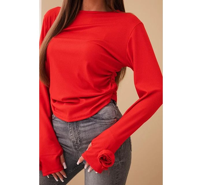 Dámská žebrovaná halenka s nařasením na boku červená