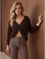 Sweter damski oversize z czekoladowy model 22546910 - FashionStreet Sweter damski oversize z czekoladowy model 22546910 - FashionStreet