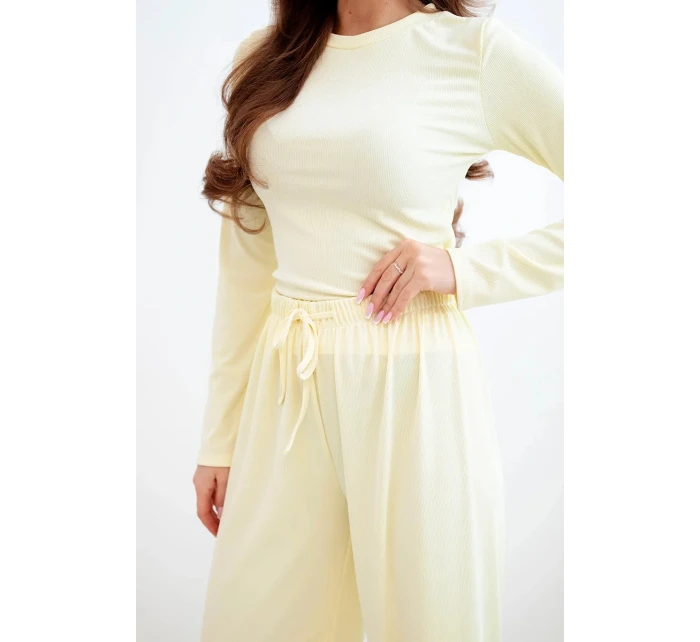 Dámská viskózová souprava s model 21893704 a širokými kalhotami žlutý - K-Fashion