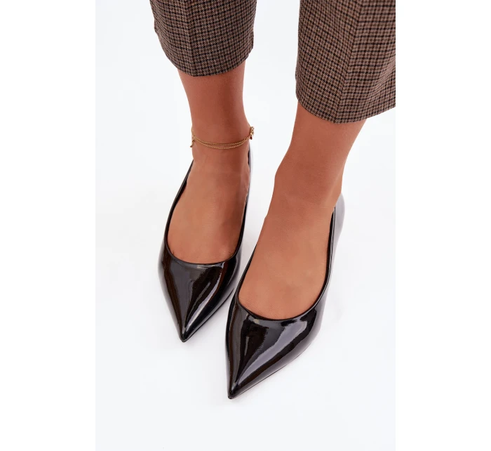 Lakované lodičky na nízkém podpatku Černé model 22037721 - Boto