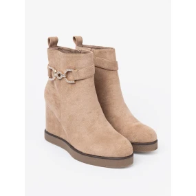 Luxusní hnědé  kotníčkové boty dámské na klínku