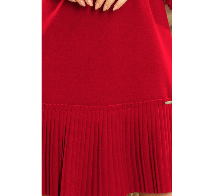 Pohodlné dámské plisované šaty v bordó barvě model 7606643