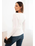Dámský viskózový svetr s kulatým výstřihem a přiléhavým střihem bílý