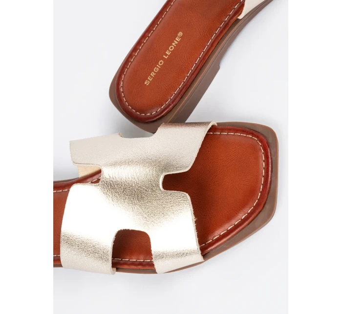 Krásné nazouváky dámské zlaté na plochém podpatku Krásné nazouváky dámské zlaté na plochém podpatku