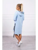 Šaty s kapucí a potiskem modré Šaty s kapucí a potiskem modré